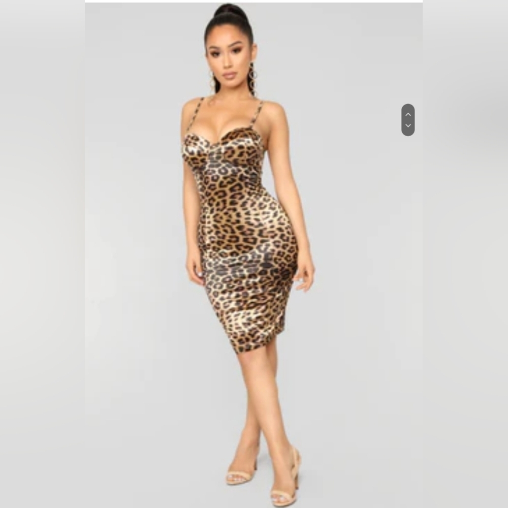 Fashion Nova Leopard Midi dress Medium NWT